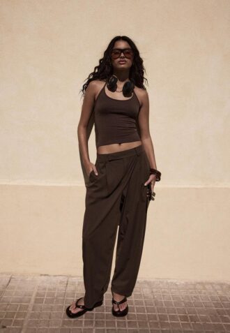 Top de malha com decote halter