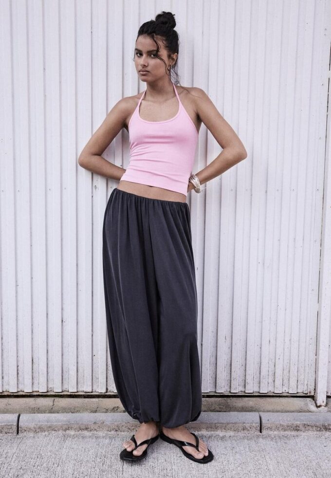 Top de malha com decote halter