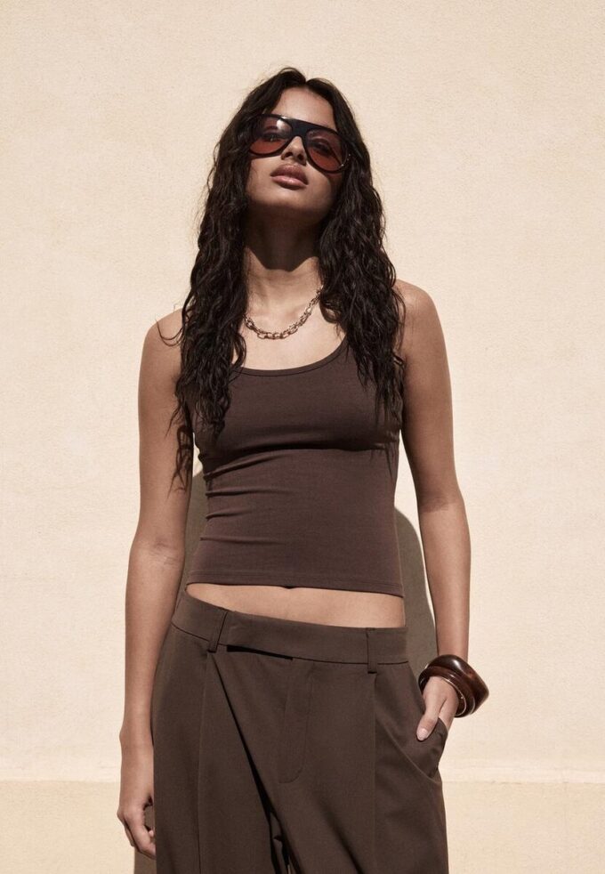 Top de malha com decote halter Top de malha com decote halter