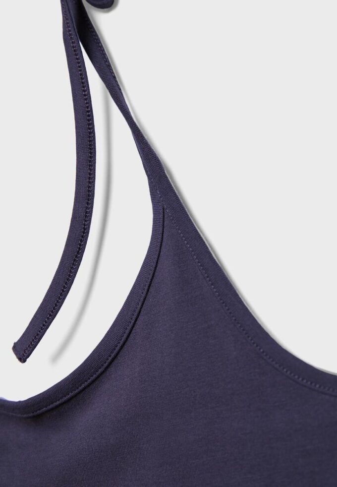 Top de malha com decote halter