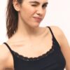Tops com alças e acabamento em renda Tops com alças e acabamento em renda