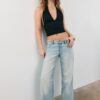 Tops com decote halter e laço franzido Tops com decote halter e laço franzido