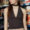 Tops com decote halter e laço franzido