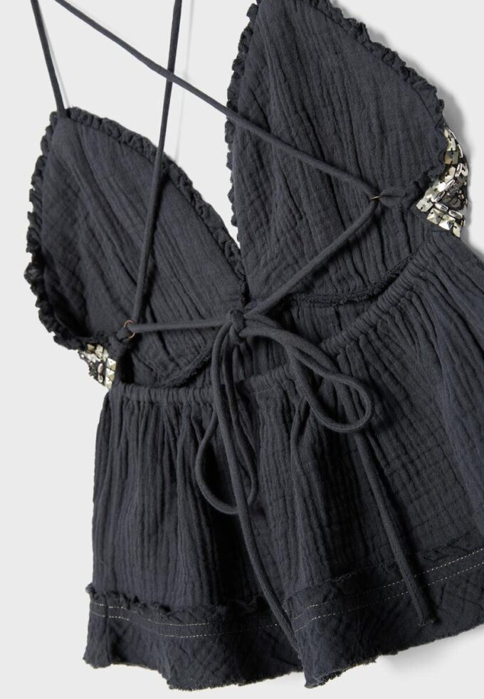 Tops com folhos e contas Tops com folhos e contas