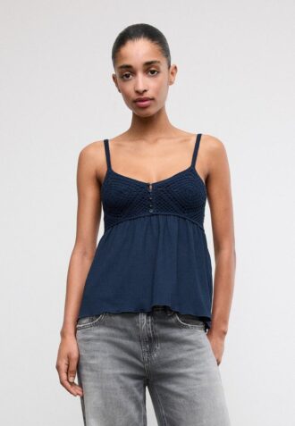 Tops de croché com folhos