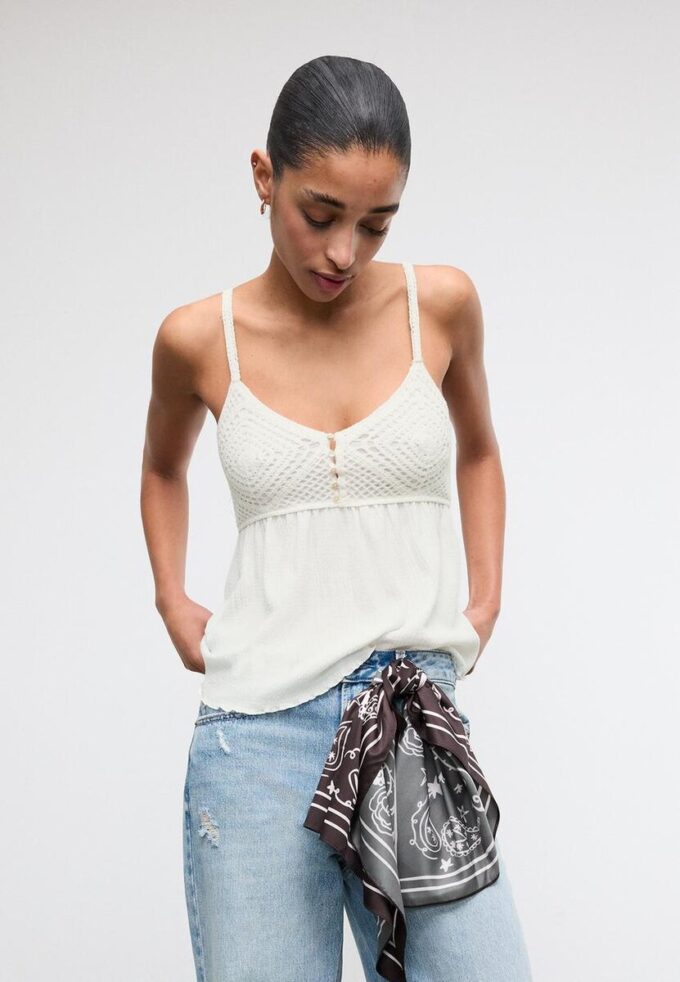 Tops de croché com folhos Tops de croché com folhos