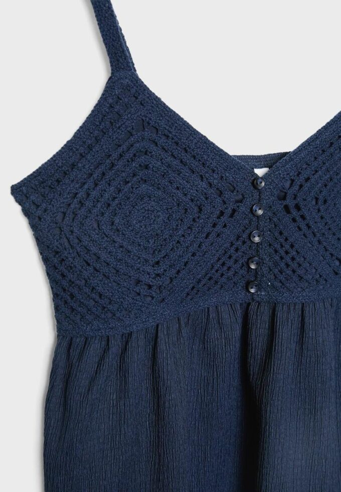 Tops de croché com folhos Tops de croché com folhos
