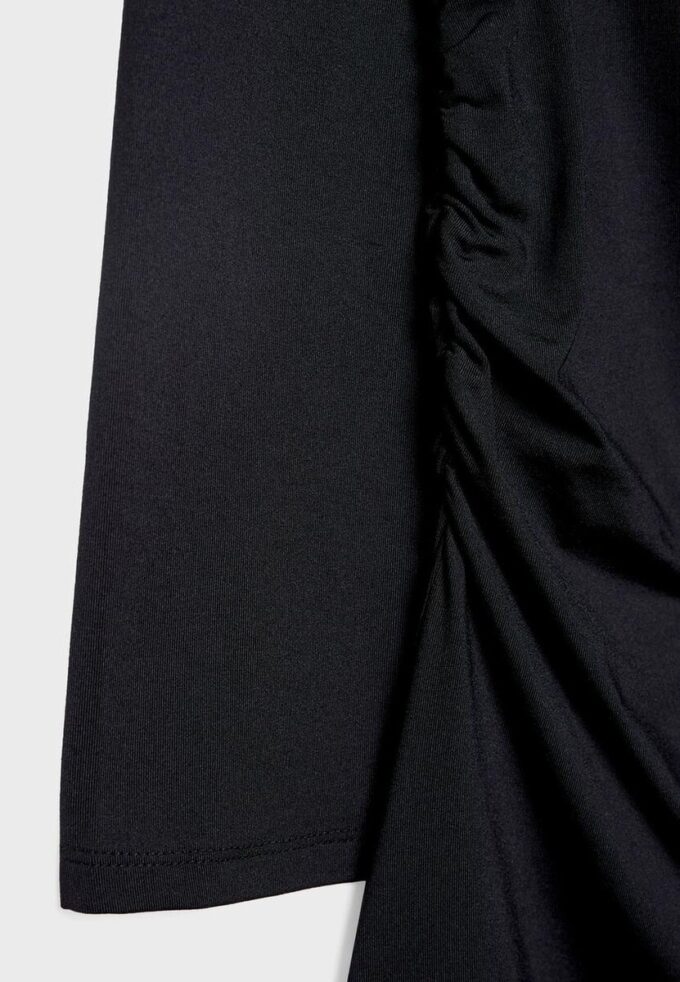 Vestido curto assimétrico