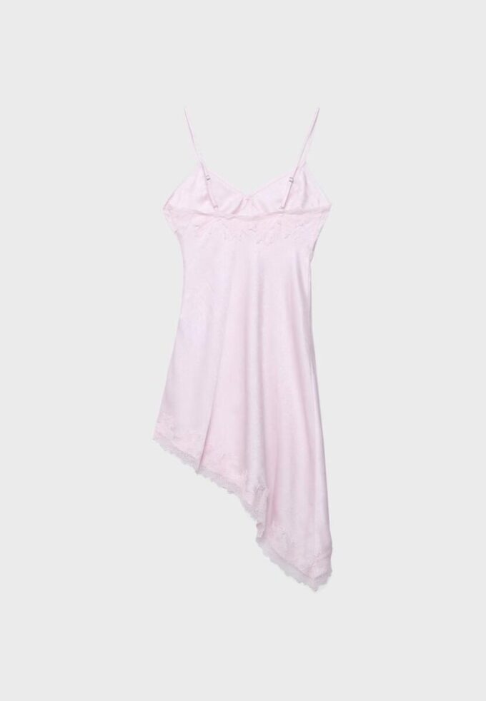 Vestido curto assimétrico em cetim Vestido curto assimétrico em cetim