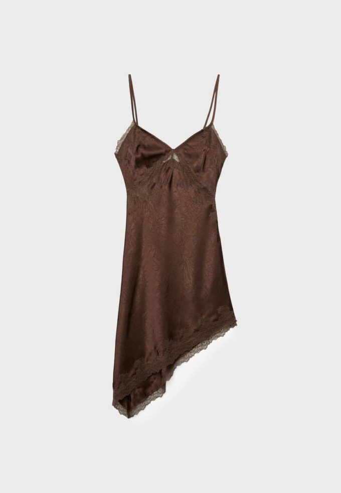 Vestido curto assimétrico em cetim