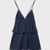 Vestido curto com alças e folhos Vestido curto com alças e folhos