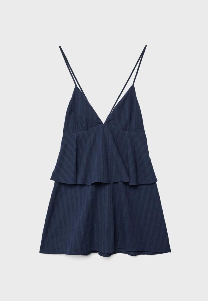 Vestido curto com alças e folhos Vestido curto com alças e folhos
