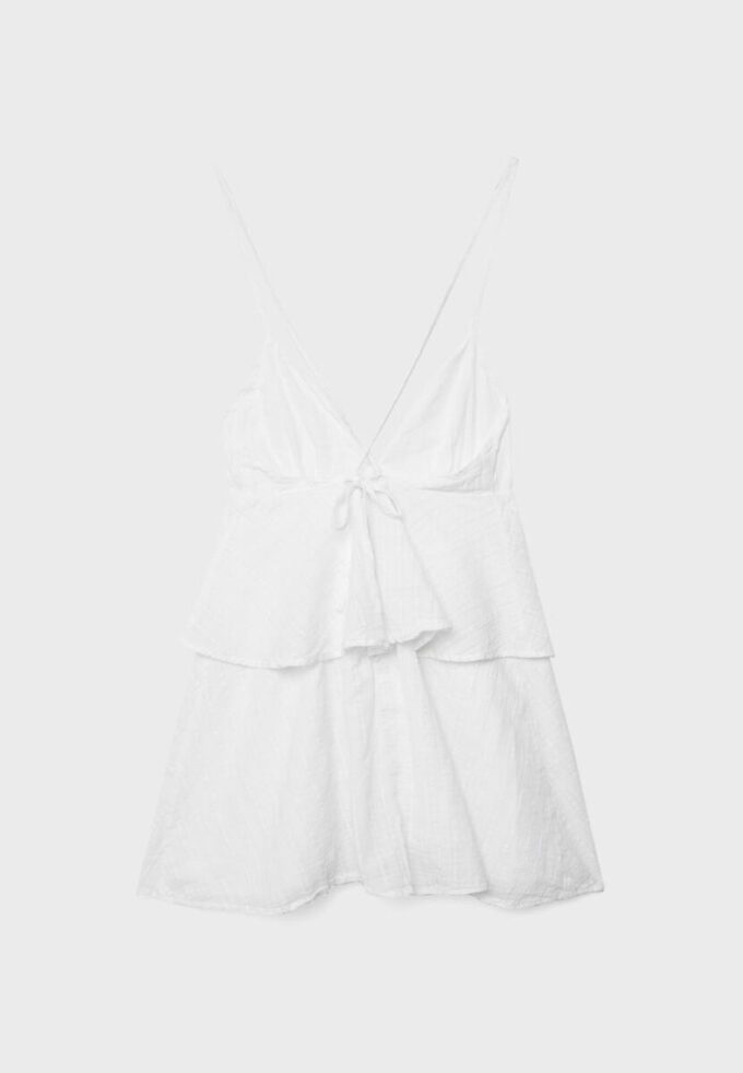 Vestido curto com alças e folhos Vestido curto com alças e folhos