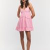 Vestido curto com detalhes em renda Vestido curto com detalhes em renda