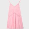 Vestido curto com detalhes em renda Vestido curto com detalhes em renda