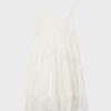 Vestido curto com detalhes em renda