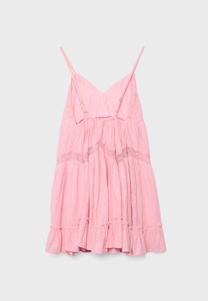 Vestido curto com detalhes em renda Vestido curto com detalhes em renda