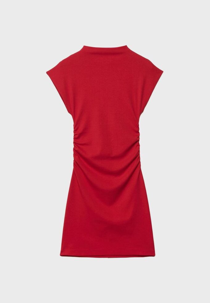 Vestido curto de calções com detalhe franzido Vestido curto de calções com detalhe franzido
