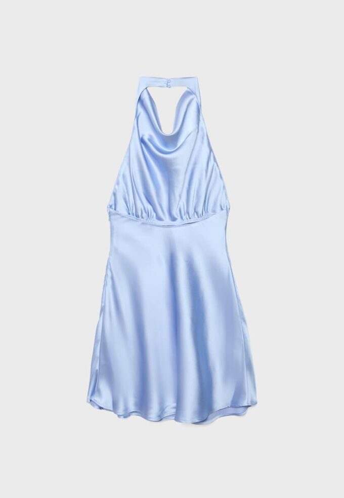 Vestido curto de cetim com decote halter