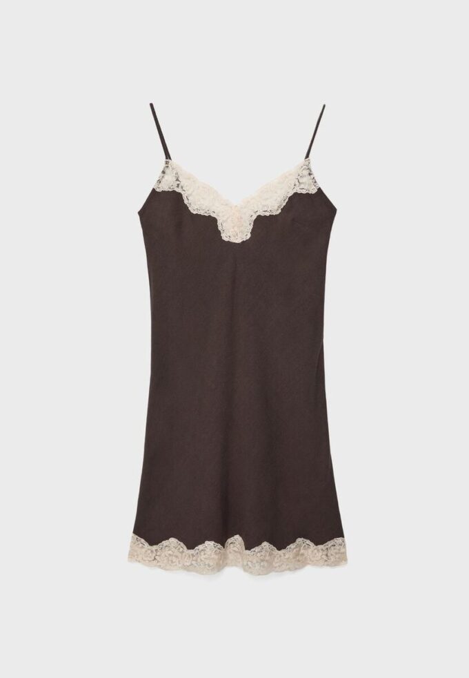 Vestido curto de renda rústica
