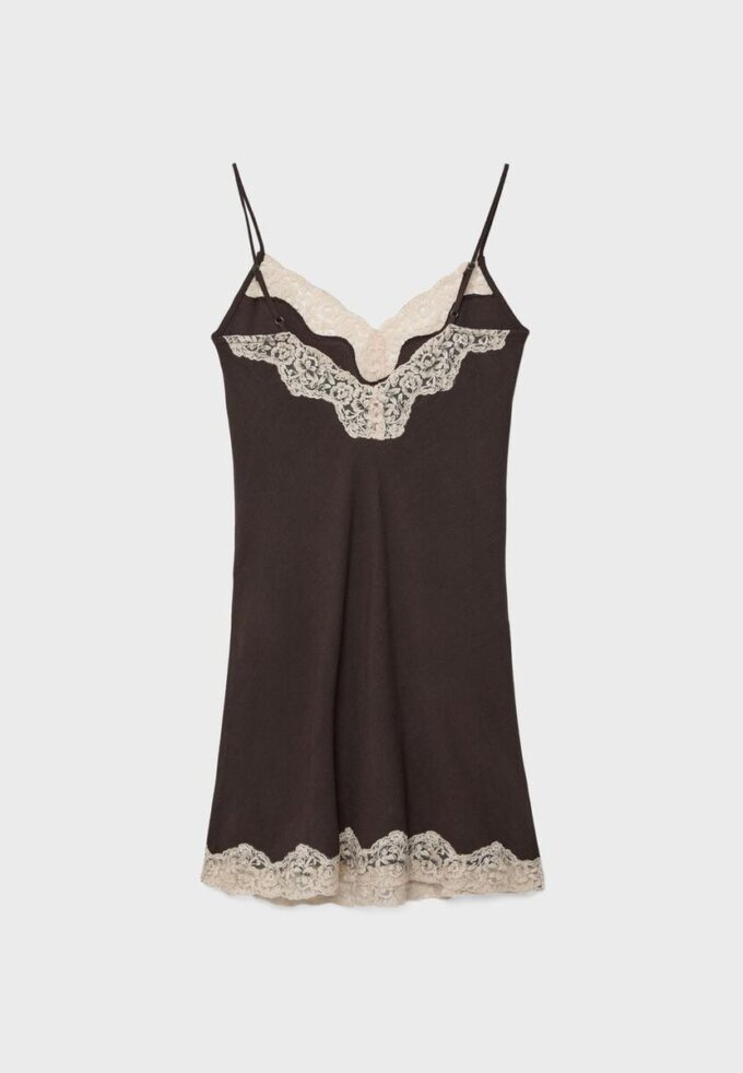 Vestido curto de renda rústica