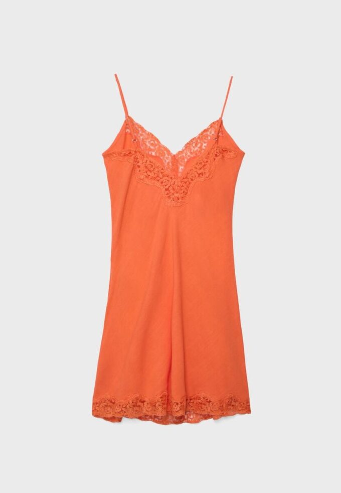 Vestido curto de renda rústica