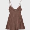 Vestido curto esvoaçante com detalhe de laço nas costas Vestido curto esvoaçante com detalhe de laço nas costas