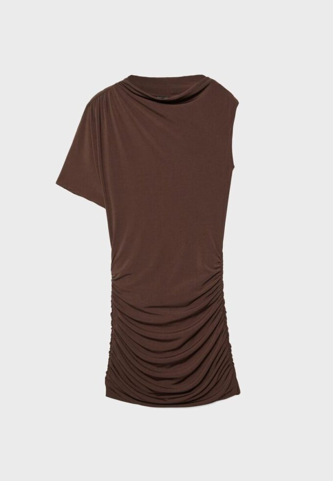 Vestido curto tipo capa Vestido curto tipo capa