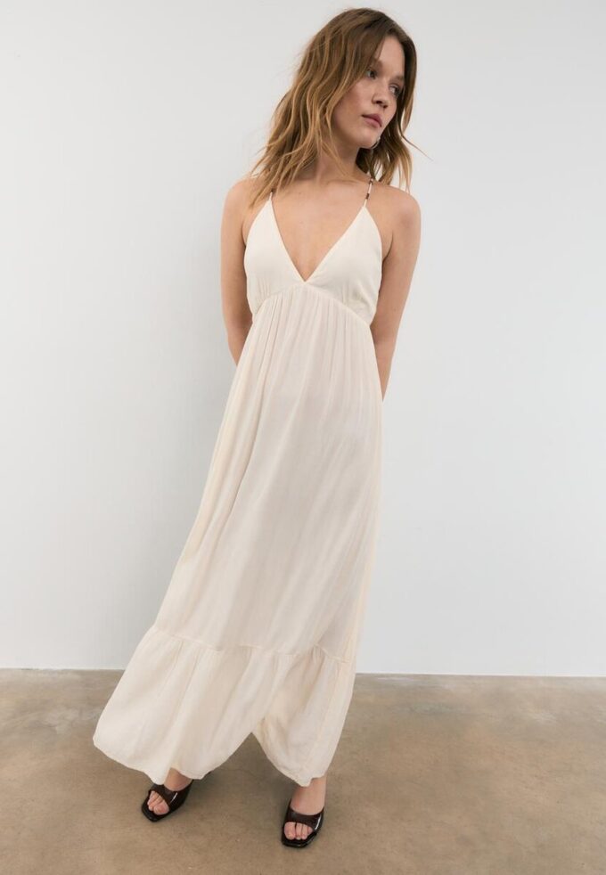 Vestido longo de crepe com alças com bordado Vestido longo de crepe com alças com bordado