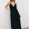 Vestido longo de crepe com alças com bordado Vestido longo de crepe com alças com bordado