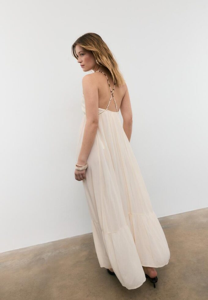 Vestido longo de crepe com alças com bordado Vestido longo de crepe com alças com bordado