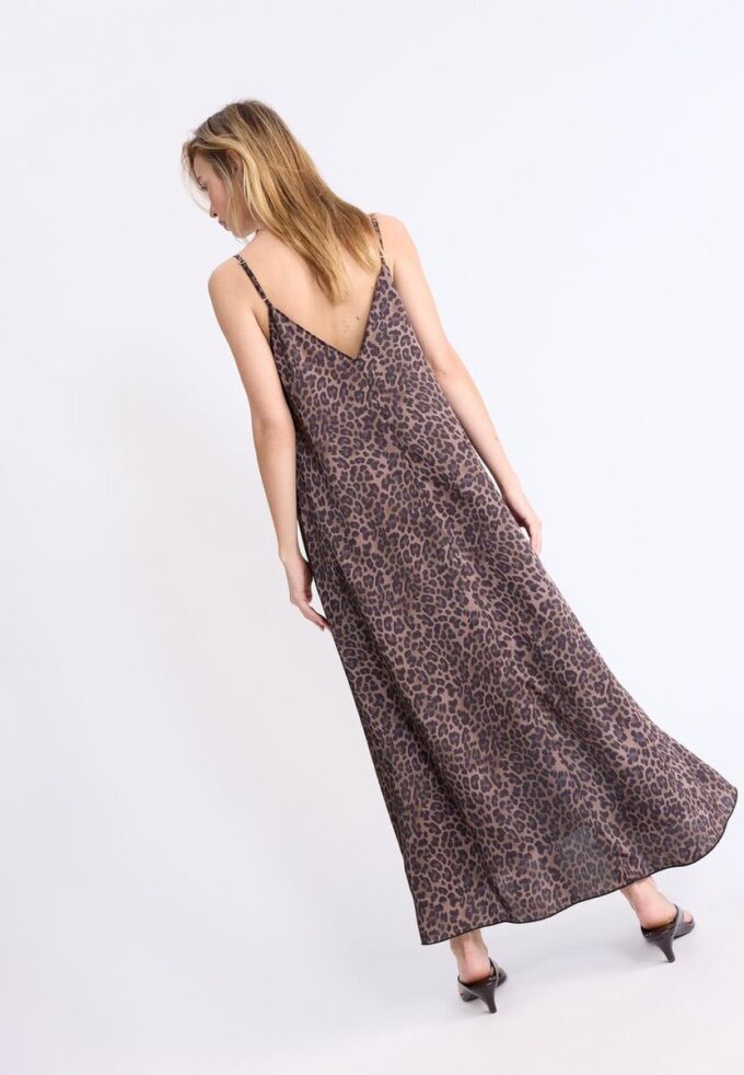 Vestido longo esvoaçante em cetim