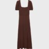 Vestido maxi de corte largo com costas cruzadas Vestido maxi de corte largo com costas cruzadas