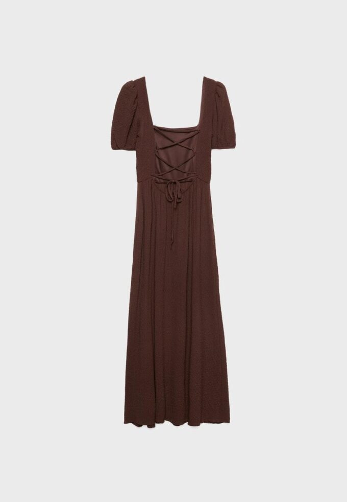 Vestido maxi de corte largo com costas cruzadas Vestido maxi de corte largo com costas cruzadas