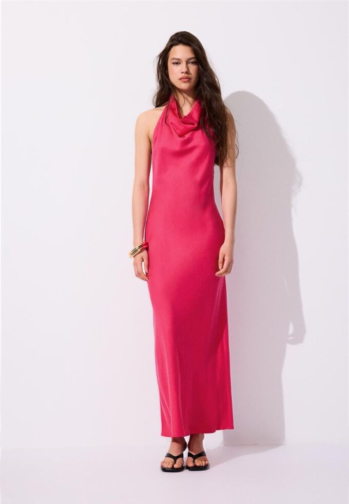 Vestido Midi com Alças Halter e Costas Descubertas Vestido Midi com Alças Halter e Costas Descubertas