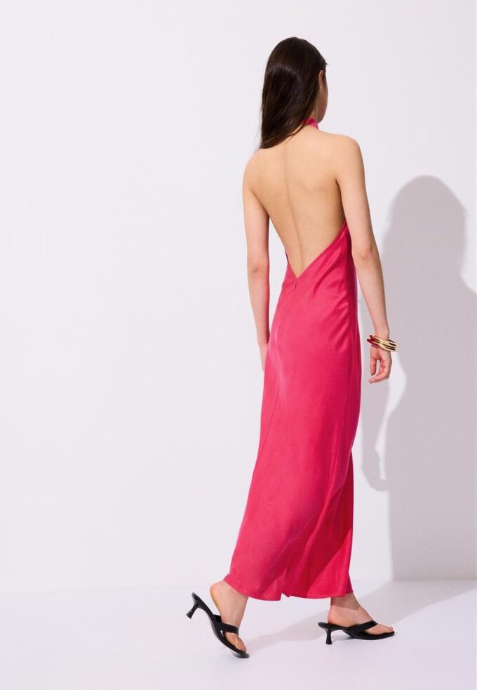 Vestido Midi com Alças Halter e Costas Descubertas Vestido Midi com Alças Halter e Costas Descubertas
