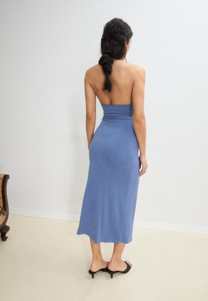 Vestido Midi com Alças Halter e Costas Descubertas Vestido Midi com Alças Halter e Costas Descubertas