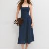 Vestido midi com decote halter e detalhes em contas Vestido midi com decote halter e detalhes em contas
