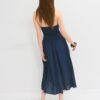 Vestido midi com decote halter e detalhes em contas Vestido midi com decote halter e detalhes em contas