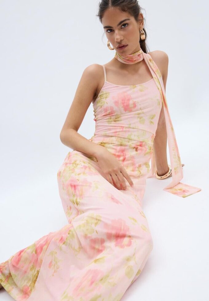 Vestido midi em tule estampado com lenço