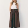 Vestido midi sem mangas em dois materiais com cinto