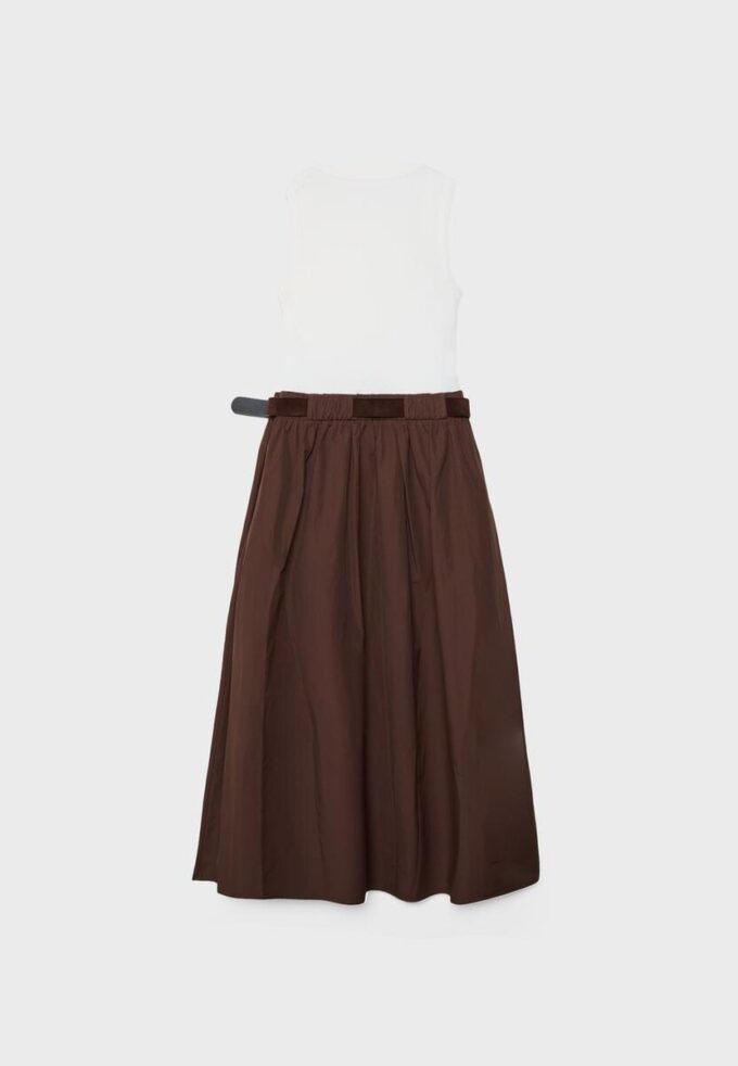 Vestido midi sem mangas em dois materiais com cinto